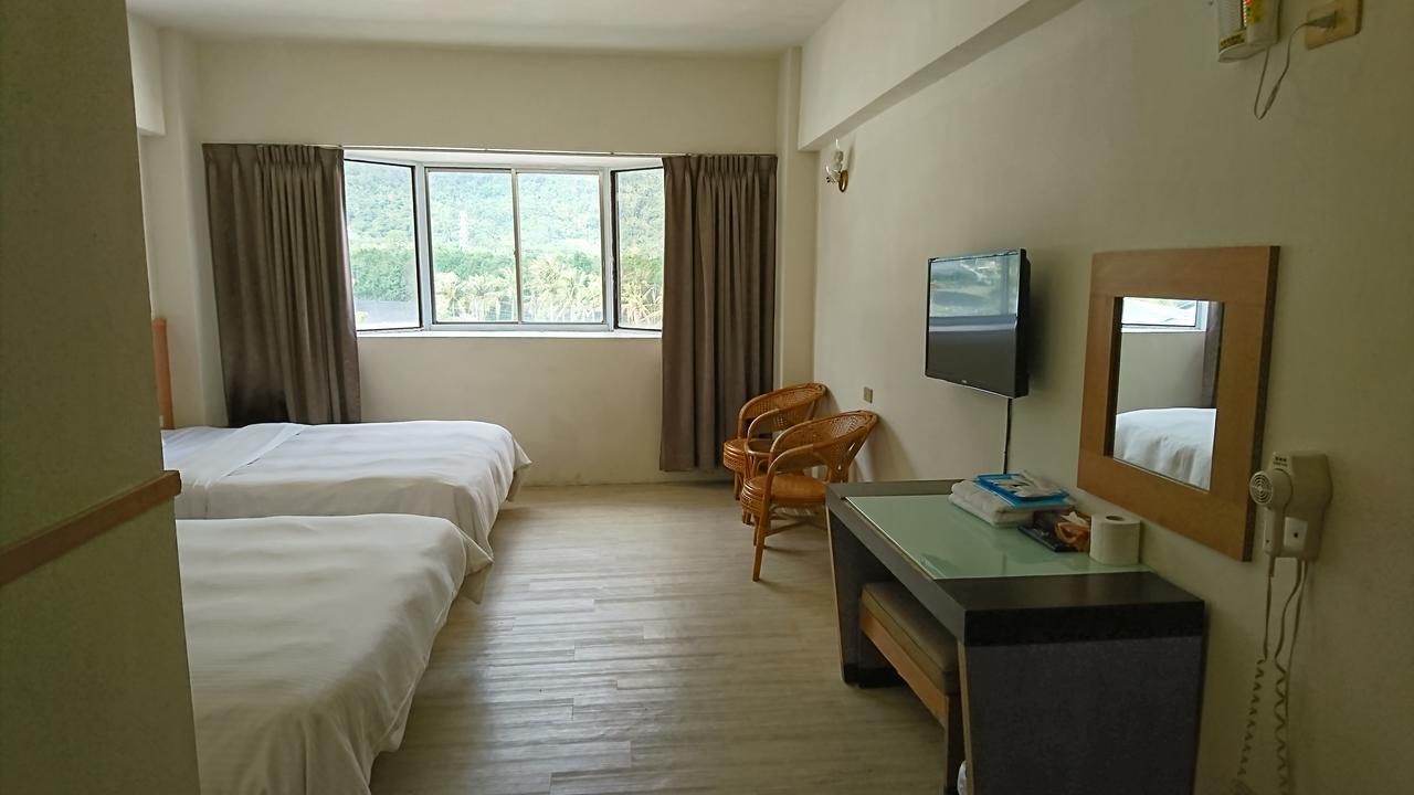 Angela Hotel Taitung Екстериор снимка